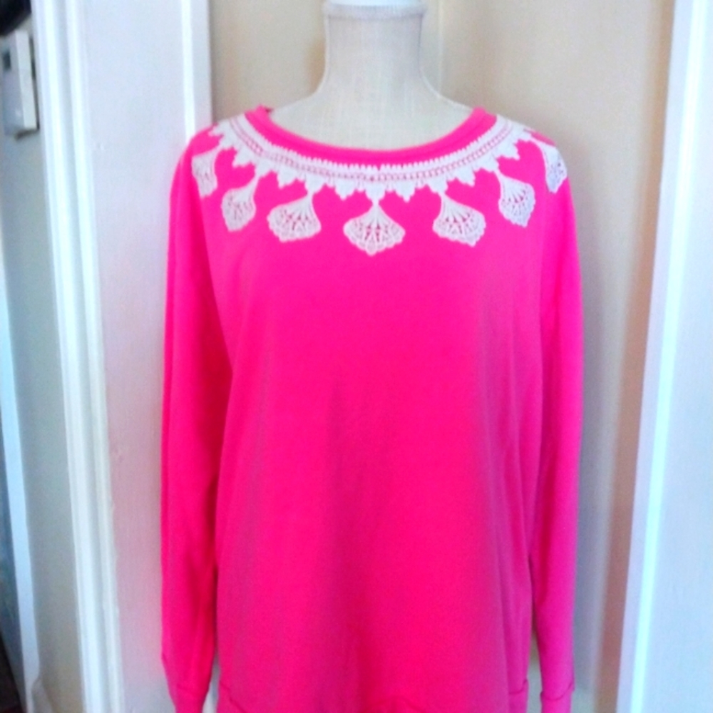 Crown and ivy 2x decorative pink sweatshirt